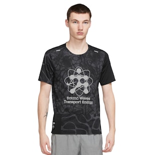 Main image showing a product in the gallery