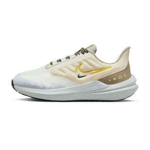 Main image showing a product in the gallery