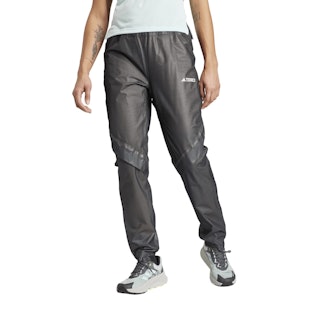 Main image showing a product in the gallery