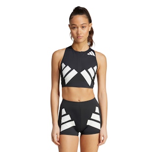 Main image showing a product in the gallery