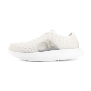 Main image showing a product in the gallery