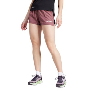 Main image showing a product in the gallery