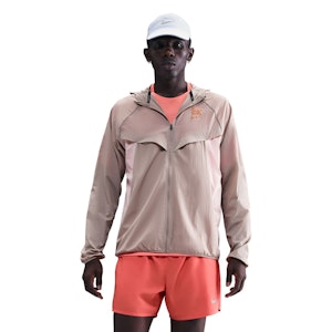 Nike Stride X Eliud Kipchoge UV Repel Jacket Men Nike Stride X Eliud Kipchoge UV Repel Jacket Men