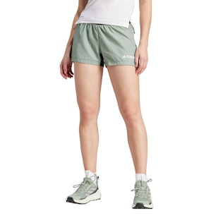 Main image showing a product in the gallery