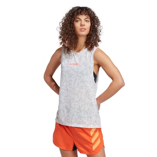 Main image showing a product in the gallery