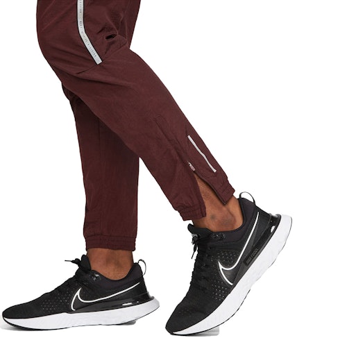 Nike repel sales men's track pants
