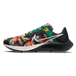 Main image showing a product in the gallery