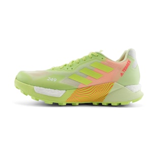 Main image showing a product in the gallery