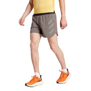 Main image showing a product in the gallery