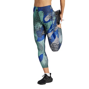 Main image showing a product in the gallery