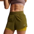 Nike Swift Dri-FIT Mid-Rise 2-in-1 Shorts Dame Grün