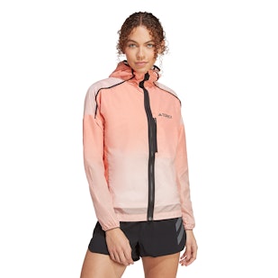 Main image showing a product in the gallery